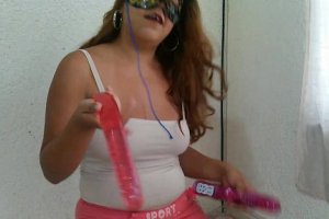Gordita cachonda aburrida coge a dos dildos gigantes 21 Gordita cachonda aburrida coge a dos dildos gigantes