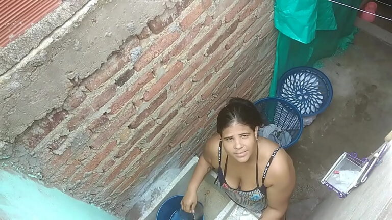 Mi vecina me llama solo para cachar 20 Mi vecina me llama solo para cachar