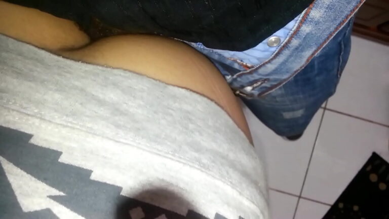 Casi me cachan con mi prima 11 Casi me cachan con mi prima