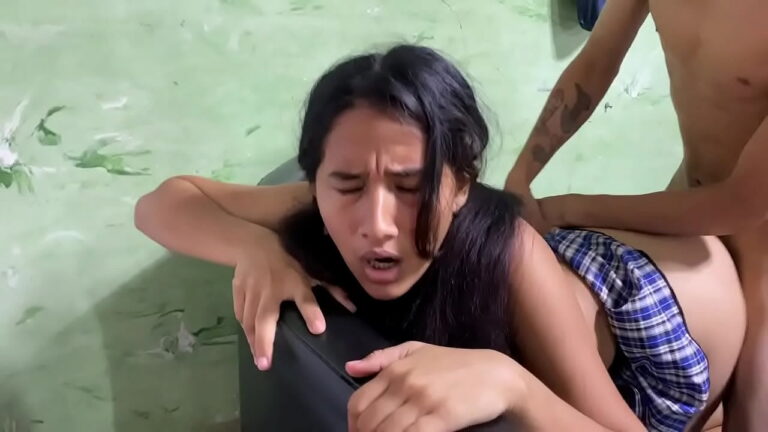 NO Profe Duele. Alumna Teen se va con su profesor al salir de la escuela, real casero